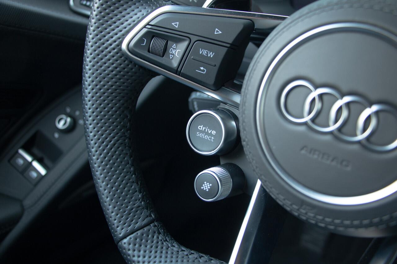 Audi R8 5.2 performance RWD 570 PK | BTW | B&O Sound | Keyless Entry | Led | Camera | Stoelverwarming | Apple & Android Carplay | PPF-folie | Valcona Leder | 20"| Draadloze telefoonlader | Cruise control | Daytona |