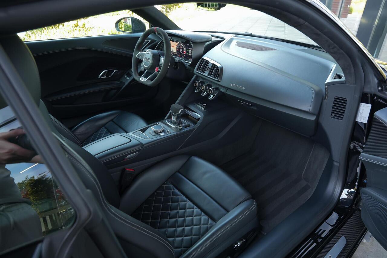 Audi R8 performance quattro 5.2 620pk |Custom titanium uitlaat|KW V4 schroefset|Maxton|carbon exterieur|B&O|virtual cockpit|magnetic ride|parkeercamera|clima control|