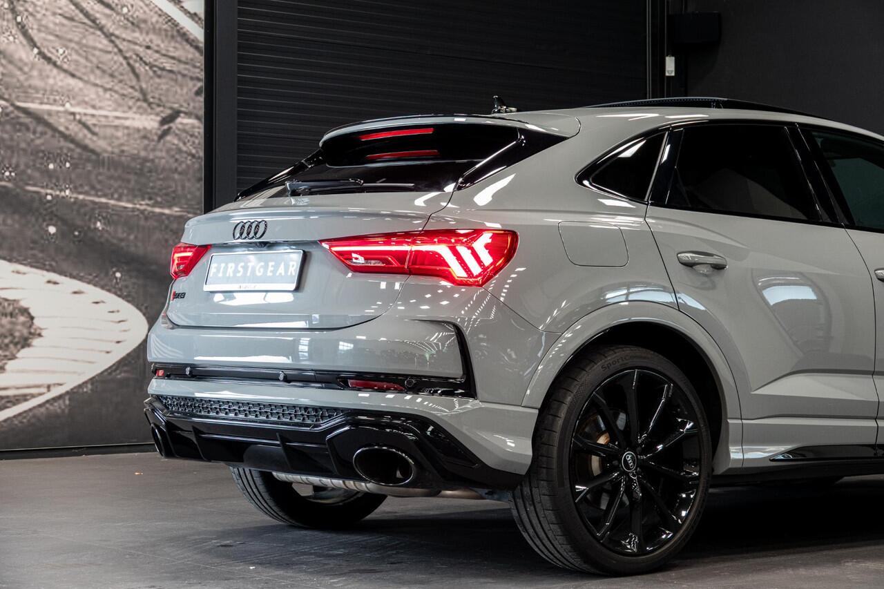 Audi RS Q3 Sportback TFSI *Nardogrijs / Panorama / Sonos / RS-Sportuitlaat / Sport-chassis*