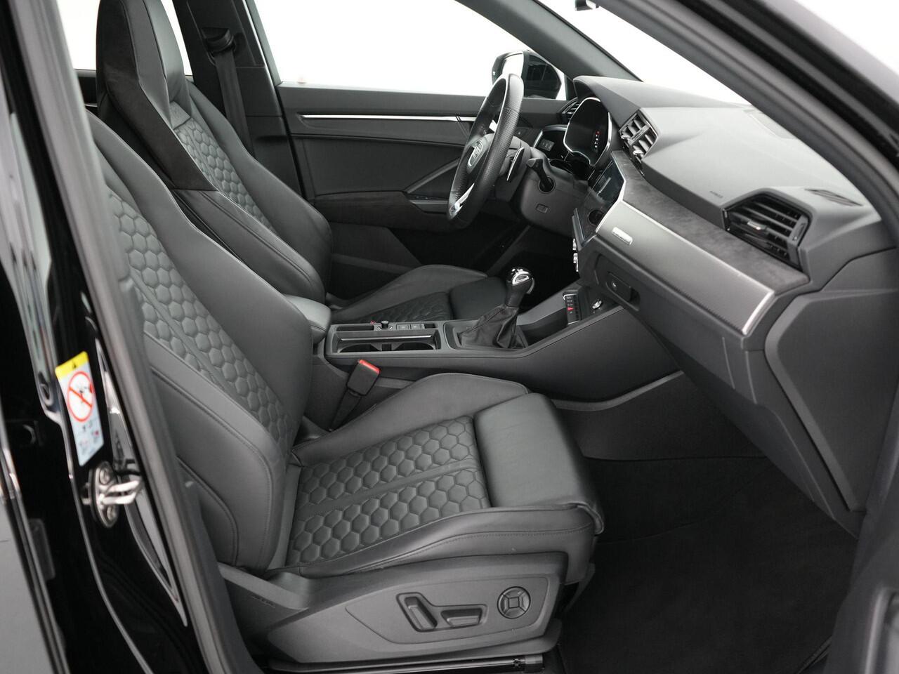 Audi RS Q3 RSQ3 Sportback 400pk TFSI |dealer onderhouden|panoramadak|RS-stoelen|360 camera|ACC||stoelverwarming|Matrix-LED|ektrische klep|blind spot|keyless|virtual cockpit|