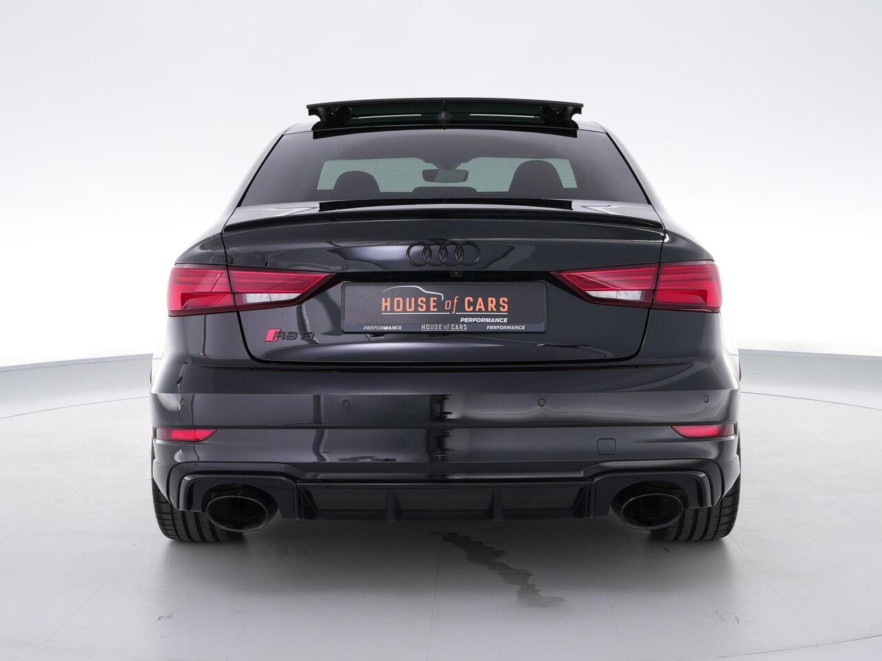 Audi RS3 Limousine 2.5 400pk TFSI quattro |panoramadak|RS-seats|B&O|blind spot|ACC|parkeercamera|stoelverwarming|