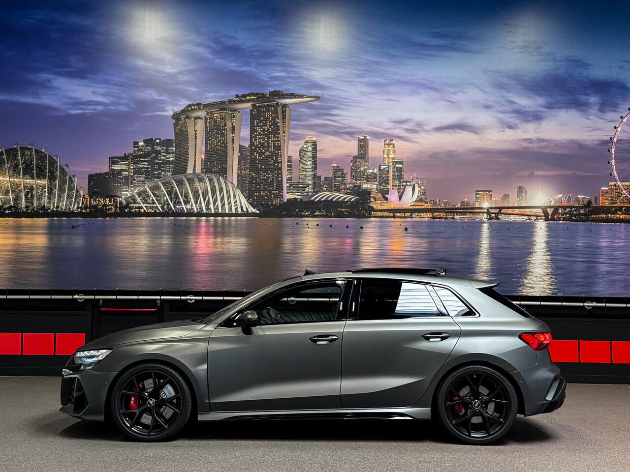 Audi RS3 Sportback 2.5 TFSI quattro PPF|RS-Schaalstoelen|Sonos|MatteGrijs|HUD|Alcantara|Vol!