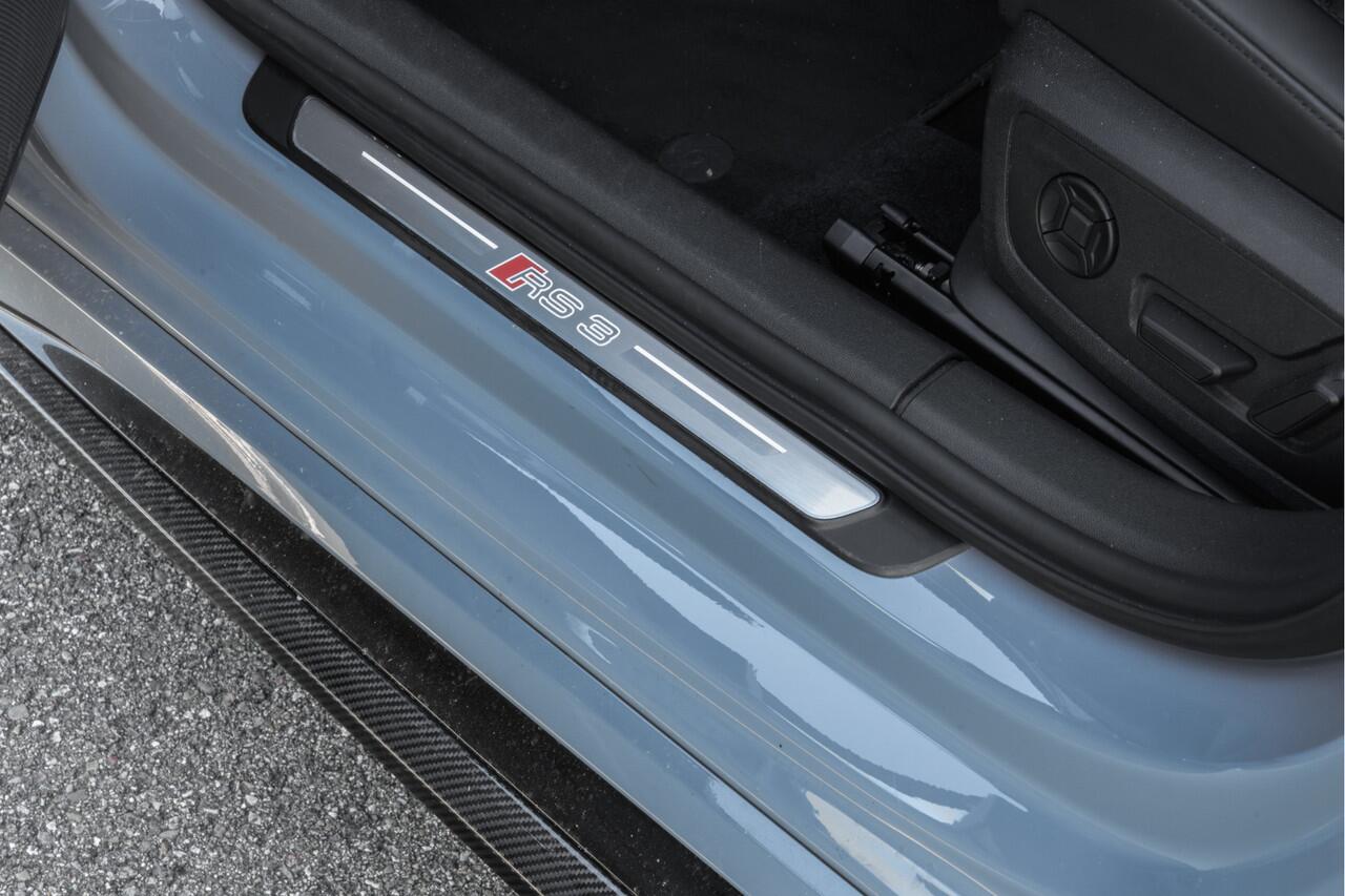 Audi RS3 URBAN AUTOMOTIVE - Akrapovic - Eventuri Performance Hatchback to stand out