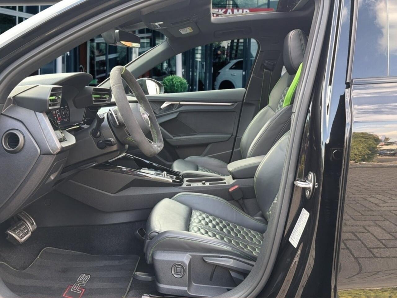 Audi RS3 2.5 TFSI QUATTRO PANO-DAK/CAMERA/LEDER/BenO/NAVI/ACC/NAVI/CARPLAY