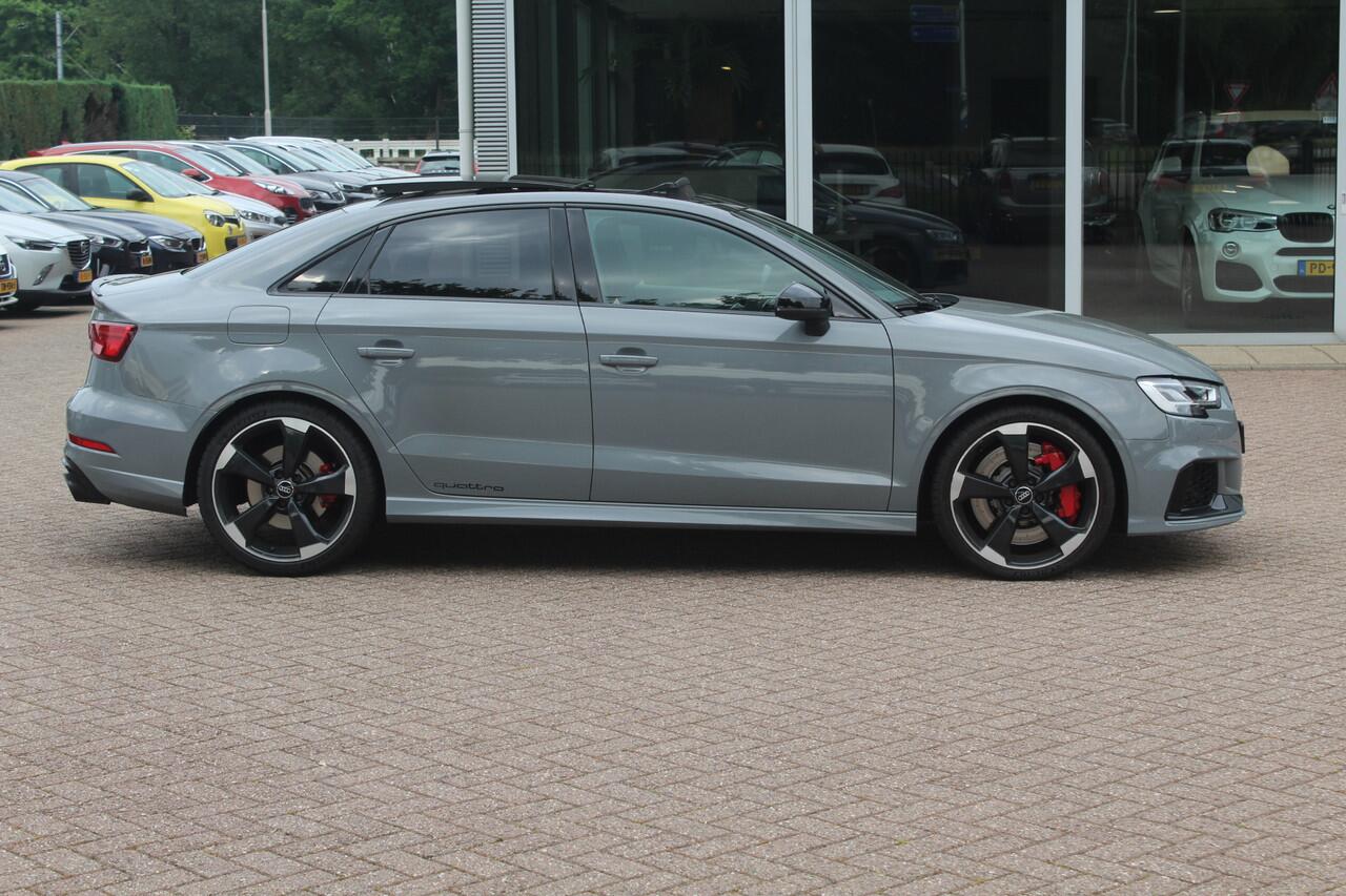 Audi RS3 Limousine 2.5 TFSI quattro / Full option! / Panoramadak / Camera / RS Seats / 19'' / Matrix LED / Virtual Cockpit / B&O / DAB / Audi Magnetic Ride / Navigatie / Stoelverwarming / ACC