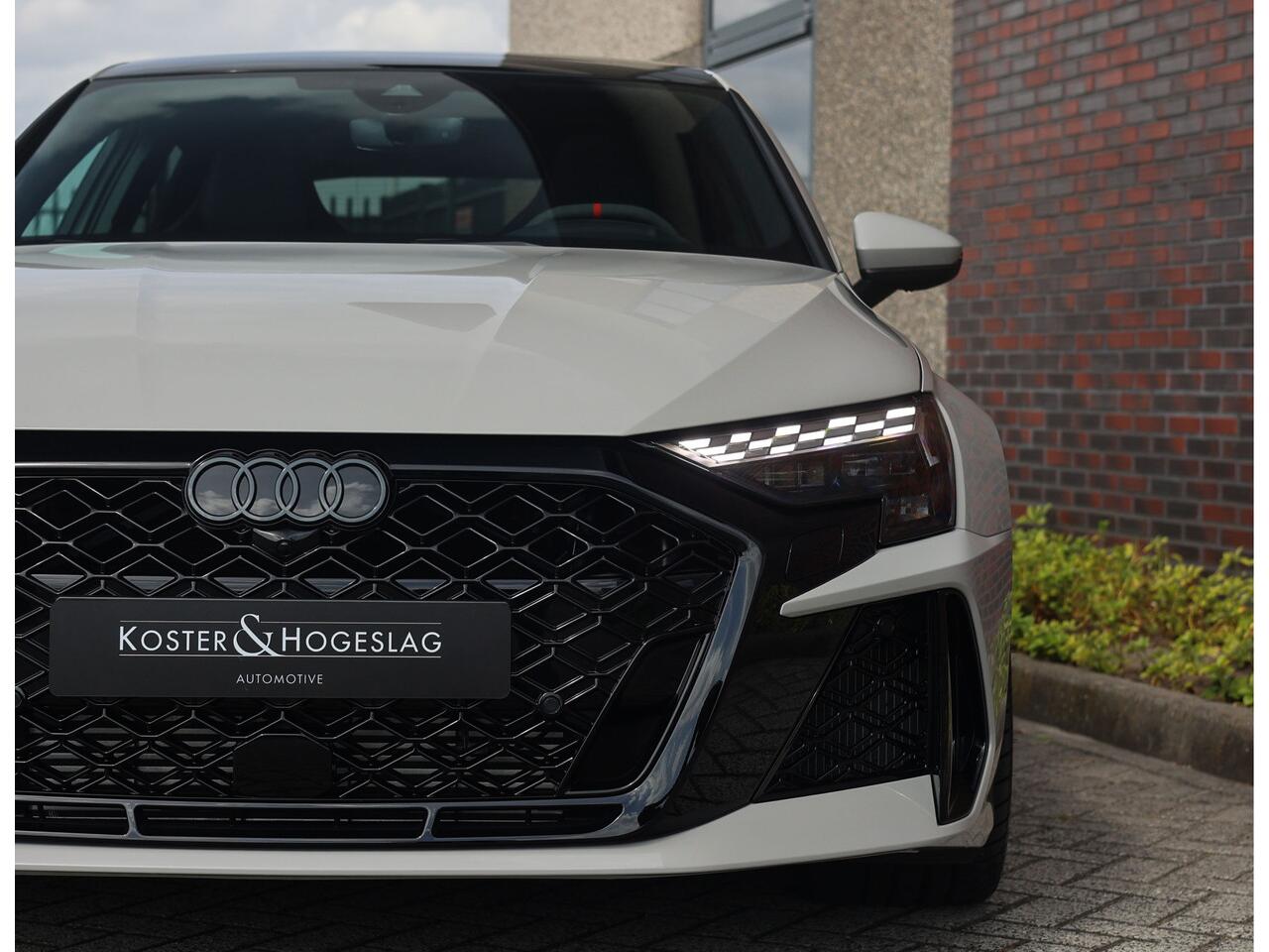 Audi RS3 Sportback 2.5 TFSI quattro | Krijt - Pano - Sonos