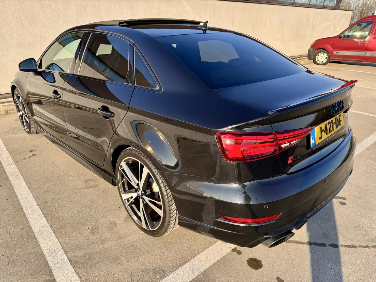 Audi RS3 A3 Limousine 2.5 TFSI quattro | Pano | Navi | veel opties | % Bovag Occasion Partner %