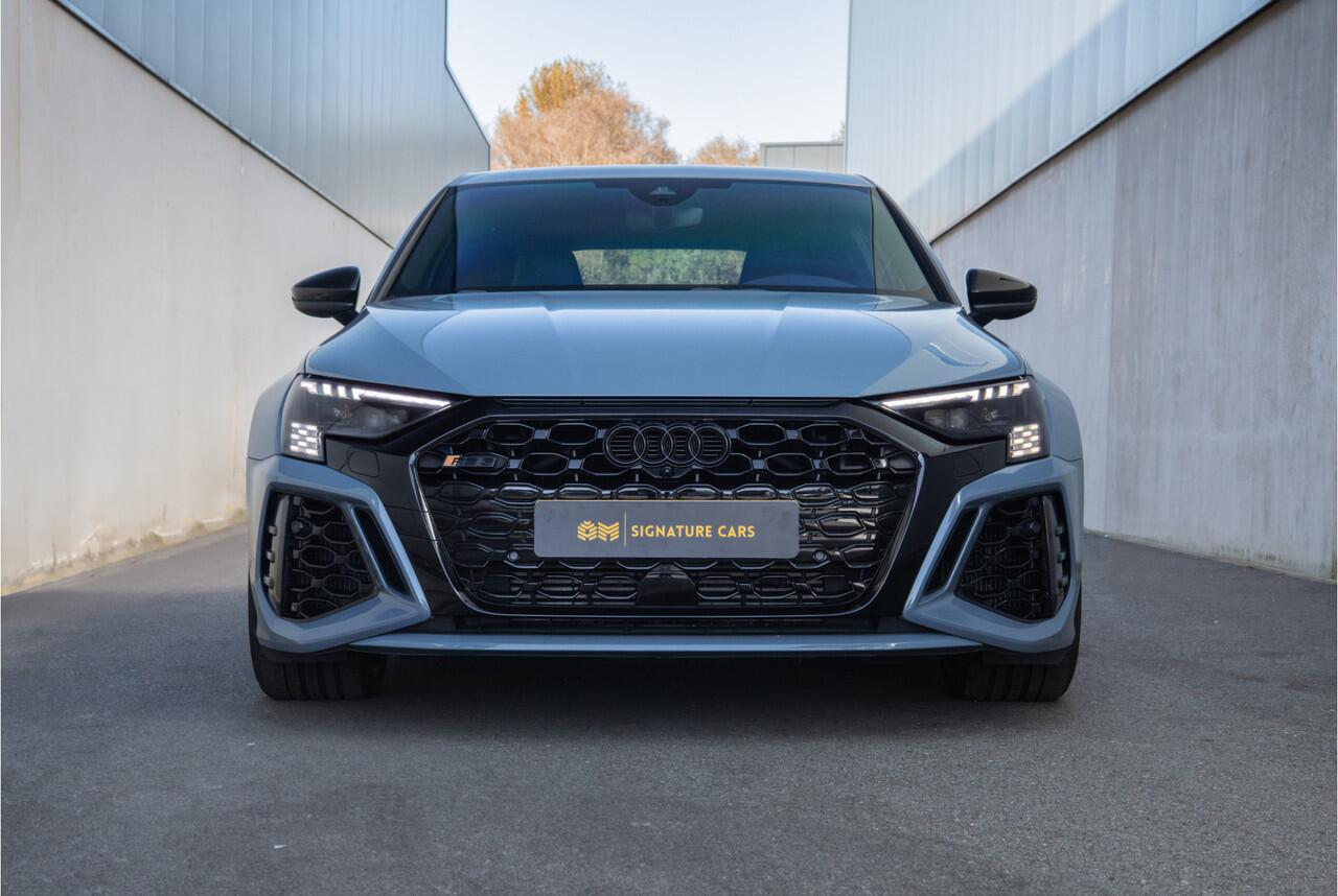 Audi RS3 URBAN AUTOMOTIVE - Akrapovic - Eventuri Performance Hatchback to stand out