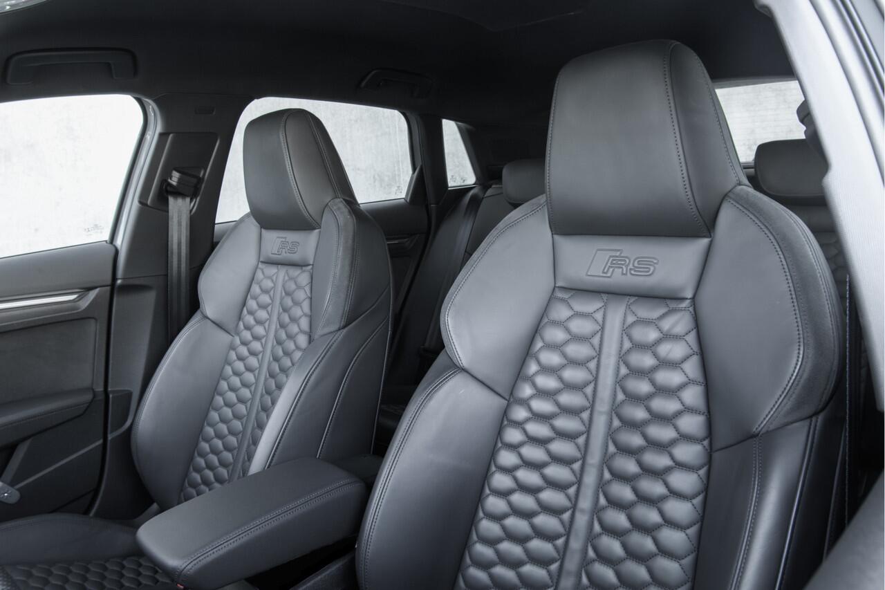 Audi RS3 URBAN AUTOMOTIVE - Akrapovic - Eventuri Performance Hatchback to stand out