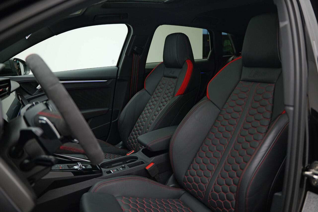 Audi RS3 Sportback 2.5 TFSI quattro |Keramisch|Pano|360|Carbon|HUD|B&O|Memory|