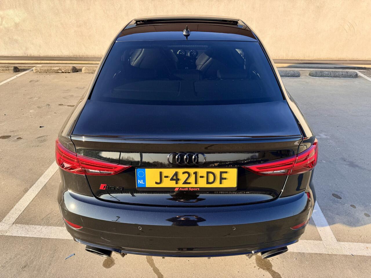 Audi RS3 A3 Limousine 2.5 TFSI quattro | Pano | Navi | veel opties | % Bovag Occasion Partner %