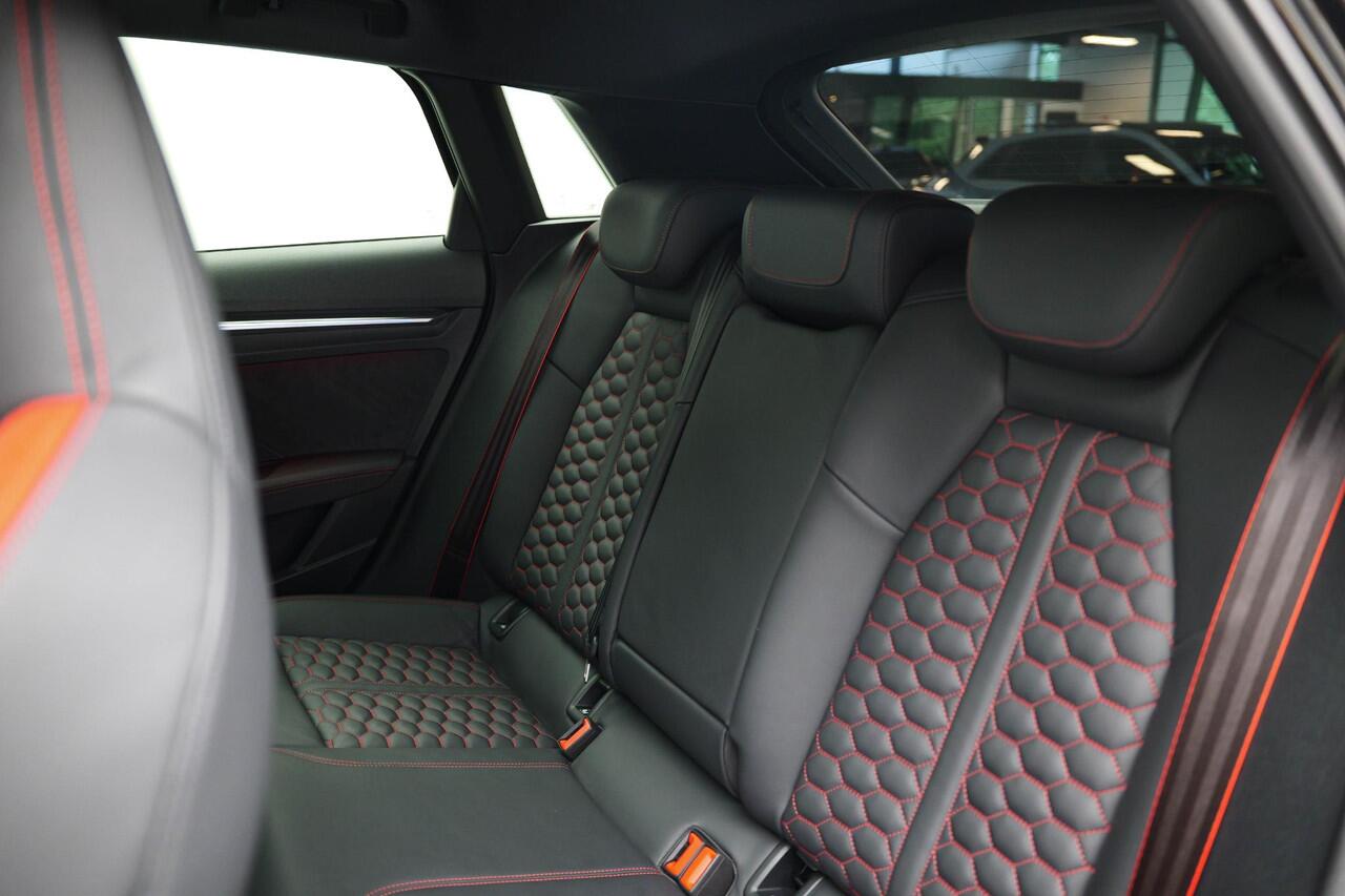 Audi RS3 Sportback 2.5 TFSI quattro |Keramisch|Pano|360|Carbon|HUD|B&O|Memory|