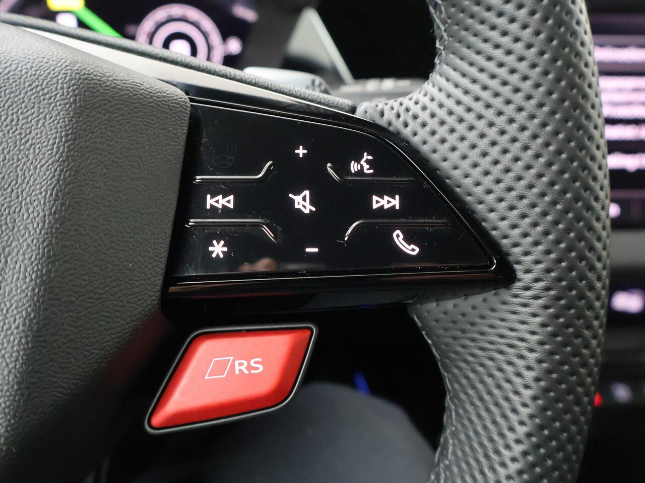 Audi RS3 Sportback 2.5 TFSI Quattro | 400 PK | Matrix LED lampen | RS Schaalstoelen | Audi Exclusive lak | SONOS premium 3D Sound | Topsnelheid 280 km/u | RS Sportuitlaat | Fabrieksgarantie tot 12-2029 of 100.000km| S line |