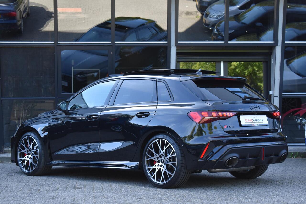 Audi RS3 Sportback 2.5 TFSI RS3 quattro HULK Pano HUD Kuip Lane Sonos Camera RS3 400PK