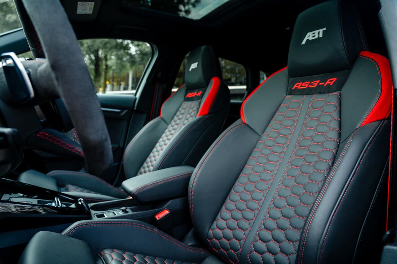 Audi RS3 Sportback ABT RS3-R 1/200 500pk Sportclassic Grau Porsche (Audi Exclusive) | Carbon | Panoramadak | Forged velgen | RS Design pakket rood | B&O | Matrix LED