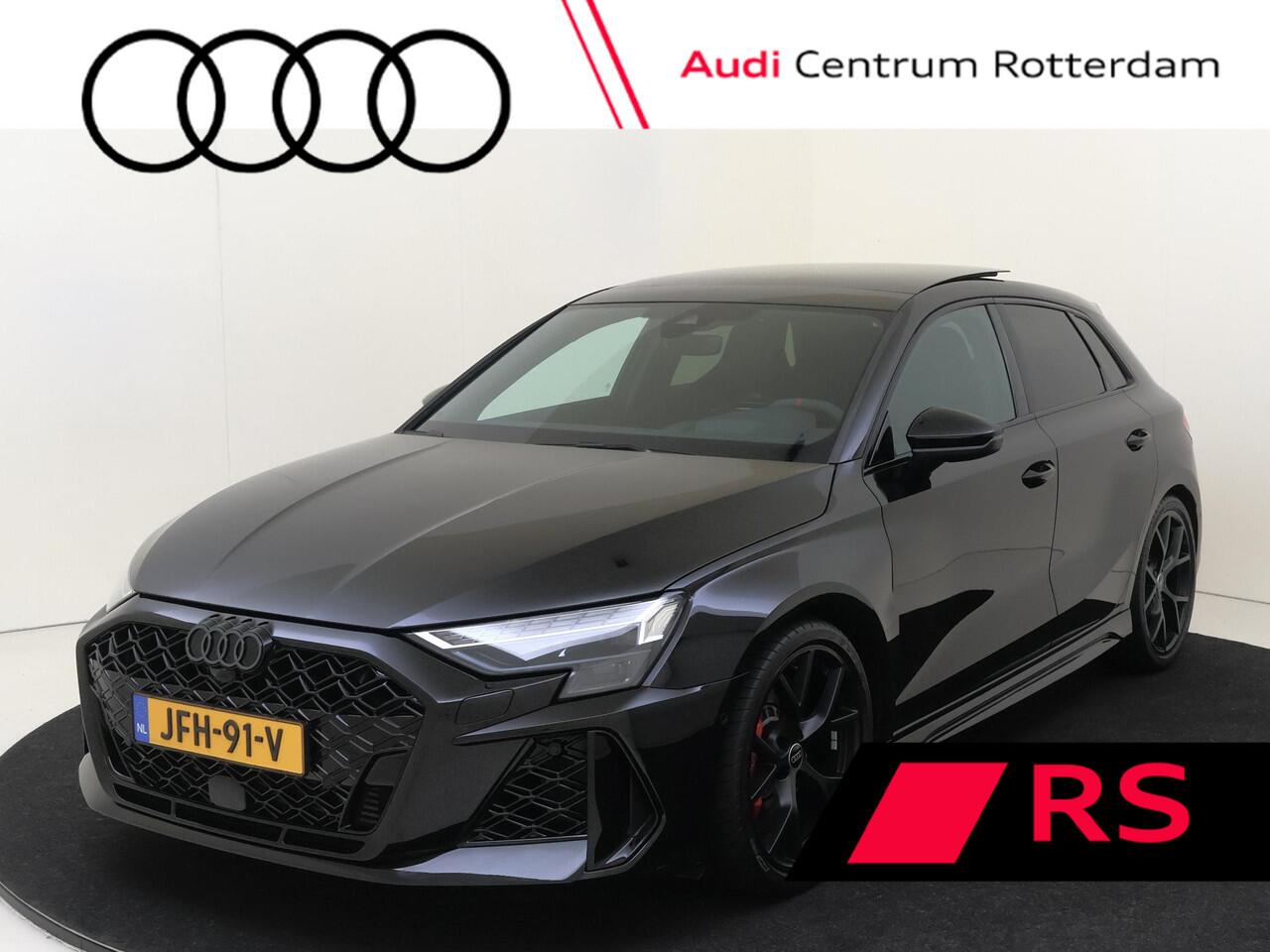 Audi RS3 Sportback 2.5 TFSI quattro | Panoramadak | RS-schaalstoelen | Head-op display | RS-sportuitlaat | SONOS audio | Parkeerassistent | Dodehoek detectie |