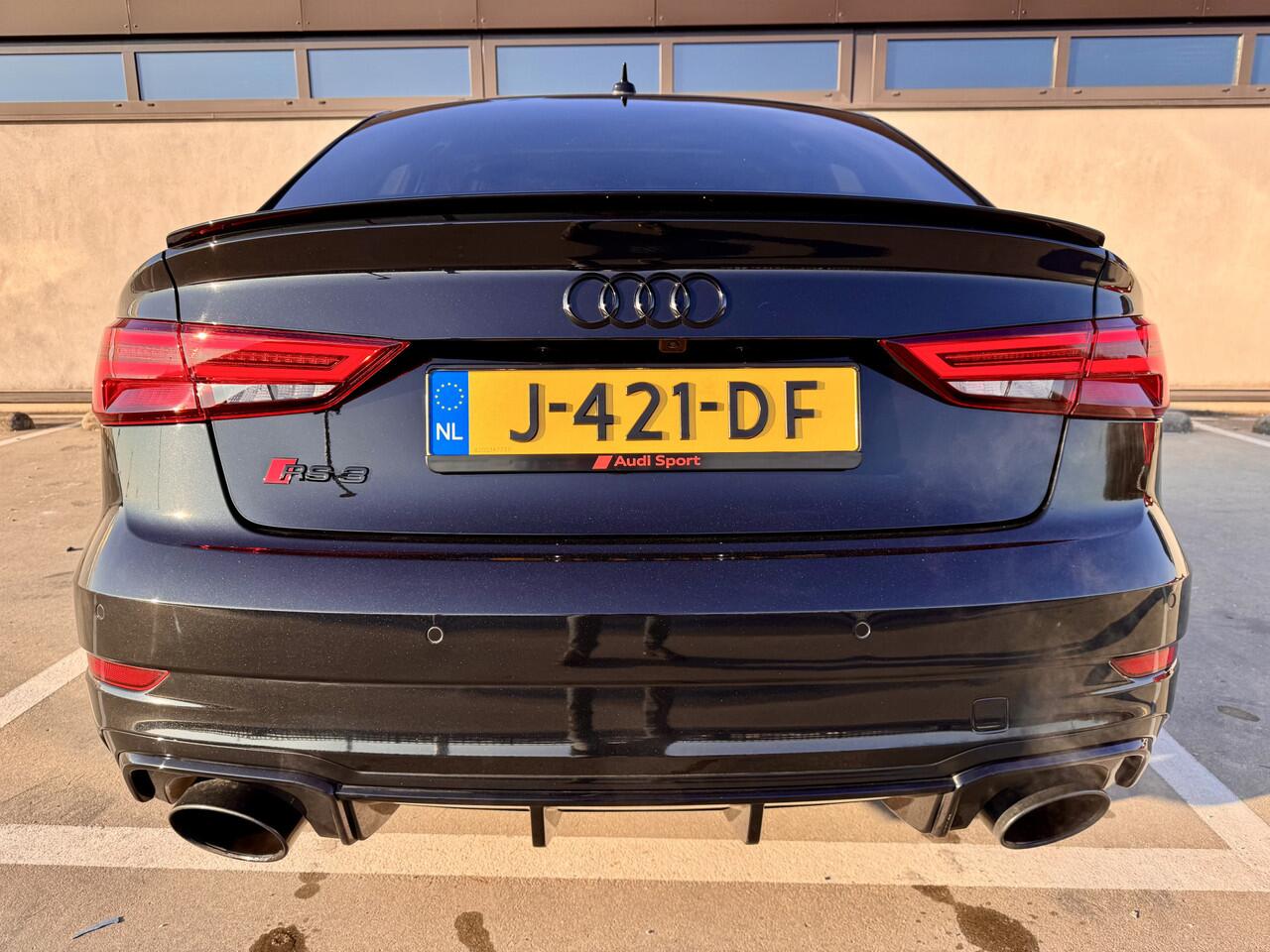 Audi RS3 A3 Limousine 2.5 TFSI quattro | Pano | Navi | veel opties | % Bovag Occasion Partner %