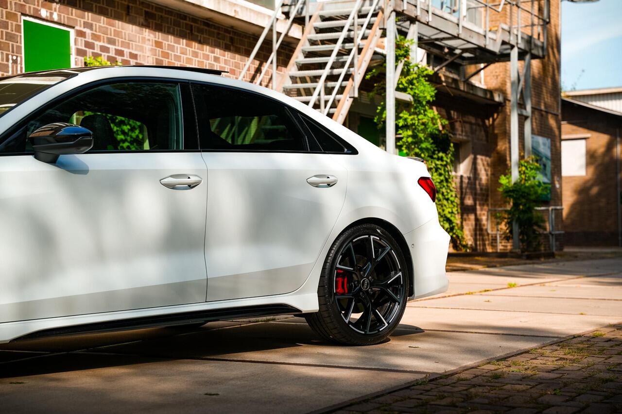 Audi RS3 A3 Limousine 2.5 TFSI quattro Panoramadak B&O HUD ACC Hulk Edition RS3