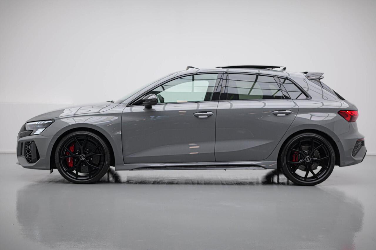 Audi RS3 Sportback 2.5 TFSI Quattro |Pano|Massage|Ceramic|Carbon|Memory|VOLL|