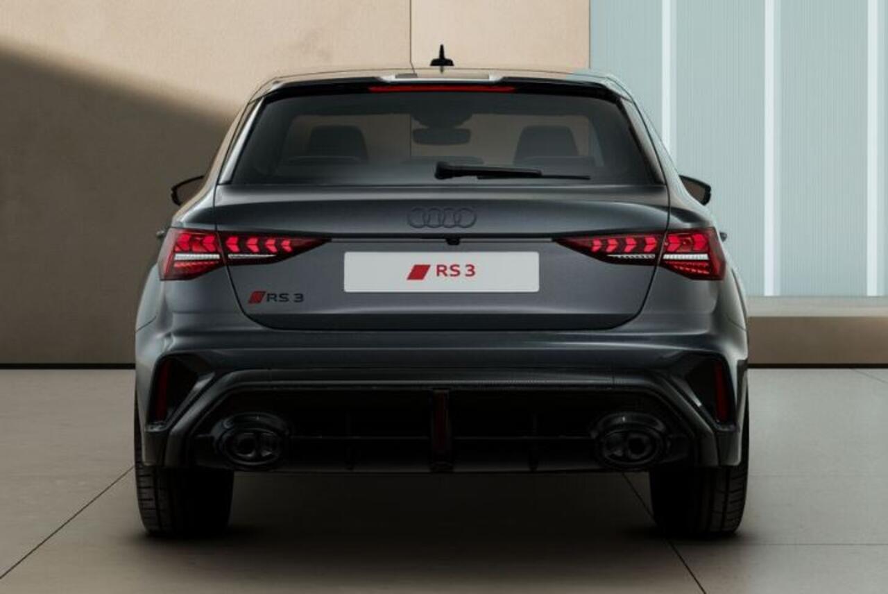 Audi RS3 Sportback 2.5 TFSI RS 3 quattro | Sportuitlaat | Leder Honingraat | Panorama | Adapt. onderstel |