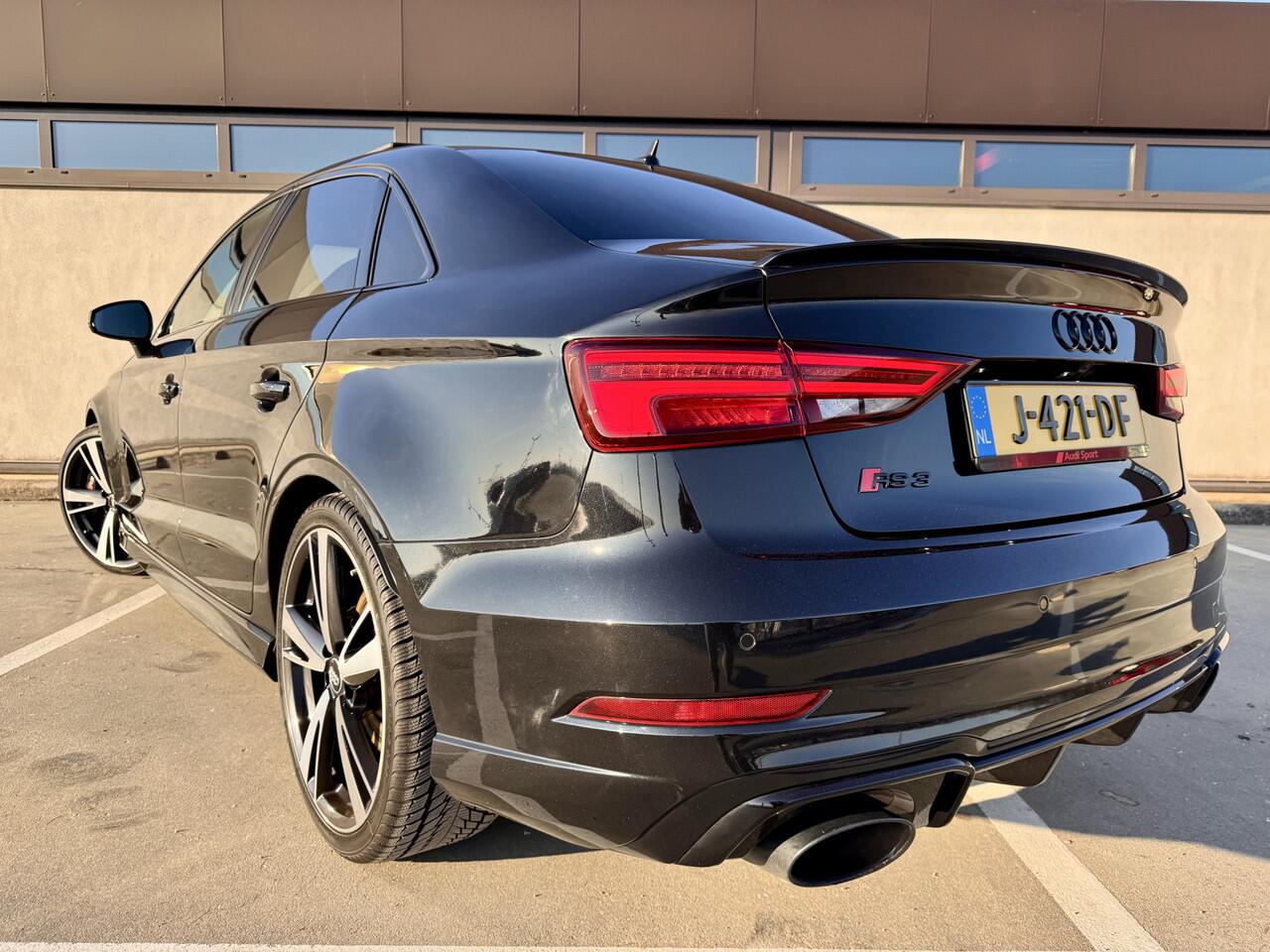 Audi RS3 A3 Limousine 2.5 TFSI quattro | Pano | Navi | veel opties | % Bovag Occasion Partner %