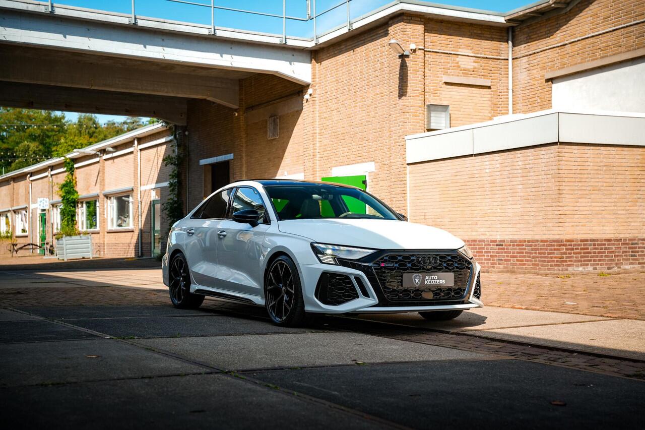 Audi RS3 Limousine 2.5 TFSI RS 3 quattro Panoramadak B&O HUD ACC Hulk Edition