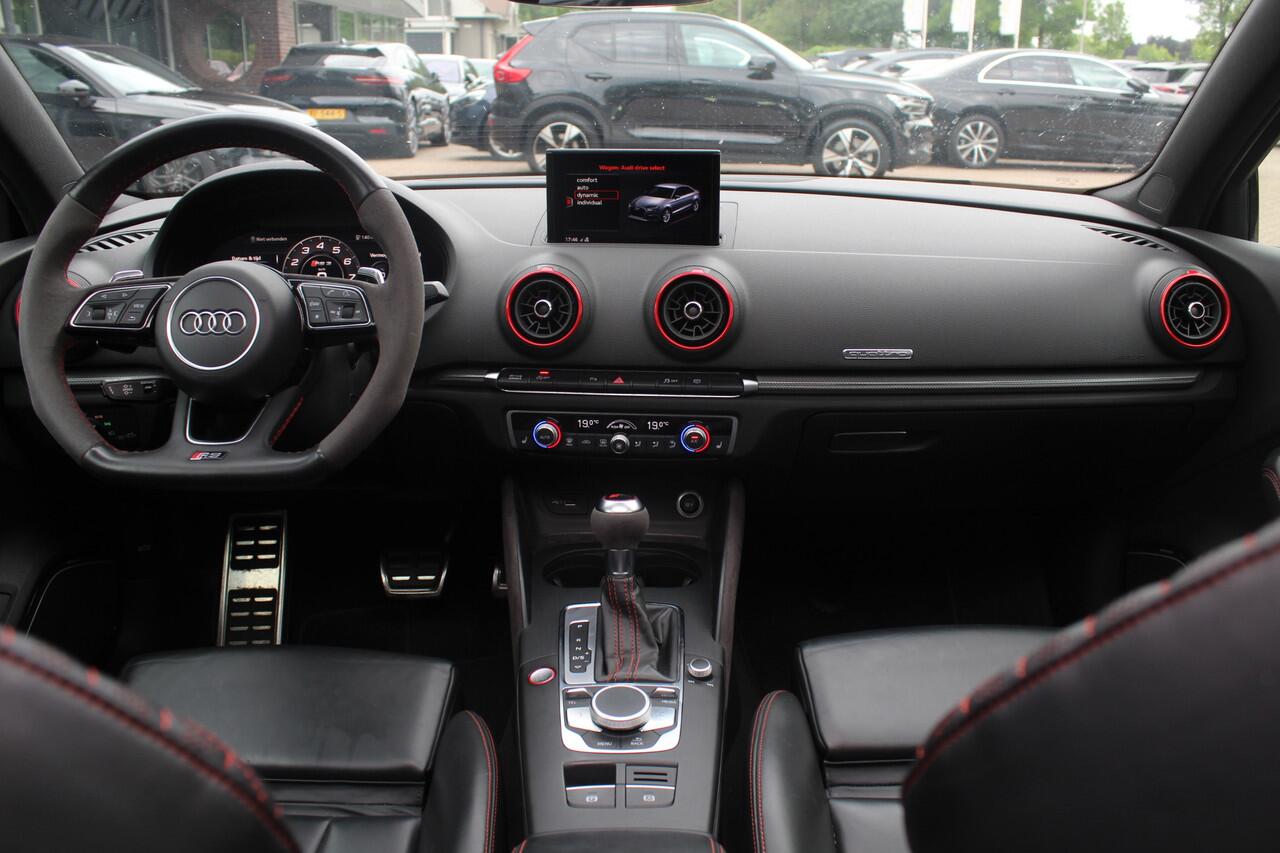 Audi RS3 Limousine 2.5 TFSI quattro / Full option! / Panoramadak / Camera / RS Seats / 19'' / Matrix LED / Virtual Cockpit / B&O / DAB / Audi Magnetic Ride / Navigatie / Stoelverwarming / ACC