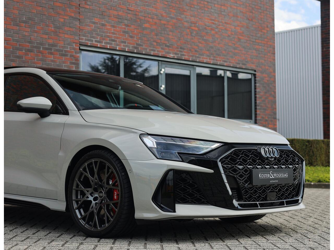 Audi RS3 Sportback 2.5 TFSI quattro | Krijt - Pano - Sonos