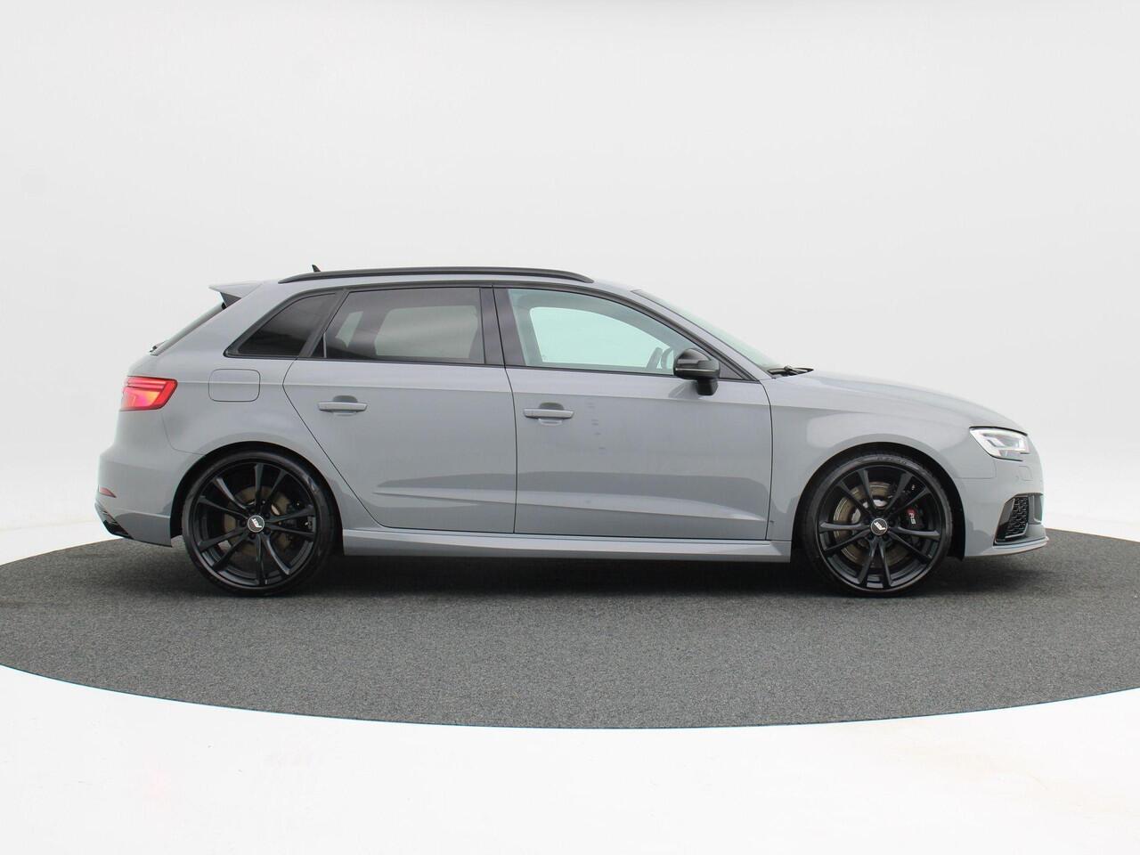 Audi RS3 Sportback 2.5 TFSi 400 Pk quattro | Matrix LED | Trekhaak | Nappa Leder | Digitale Cockpit | Abt 19 inch | Dealer onderhouden