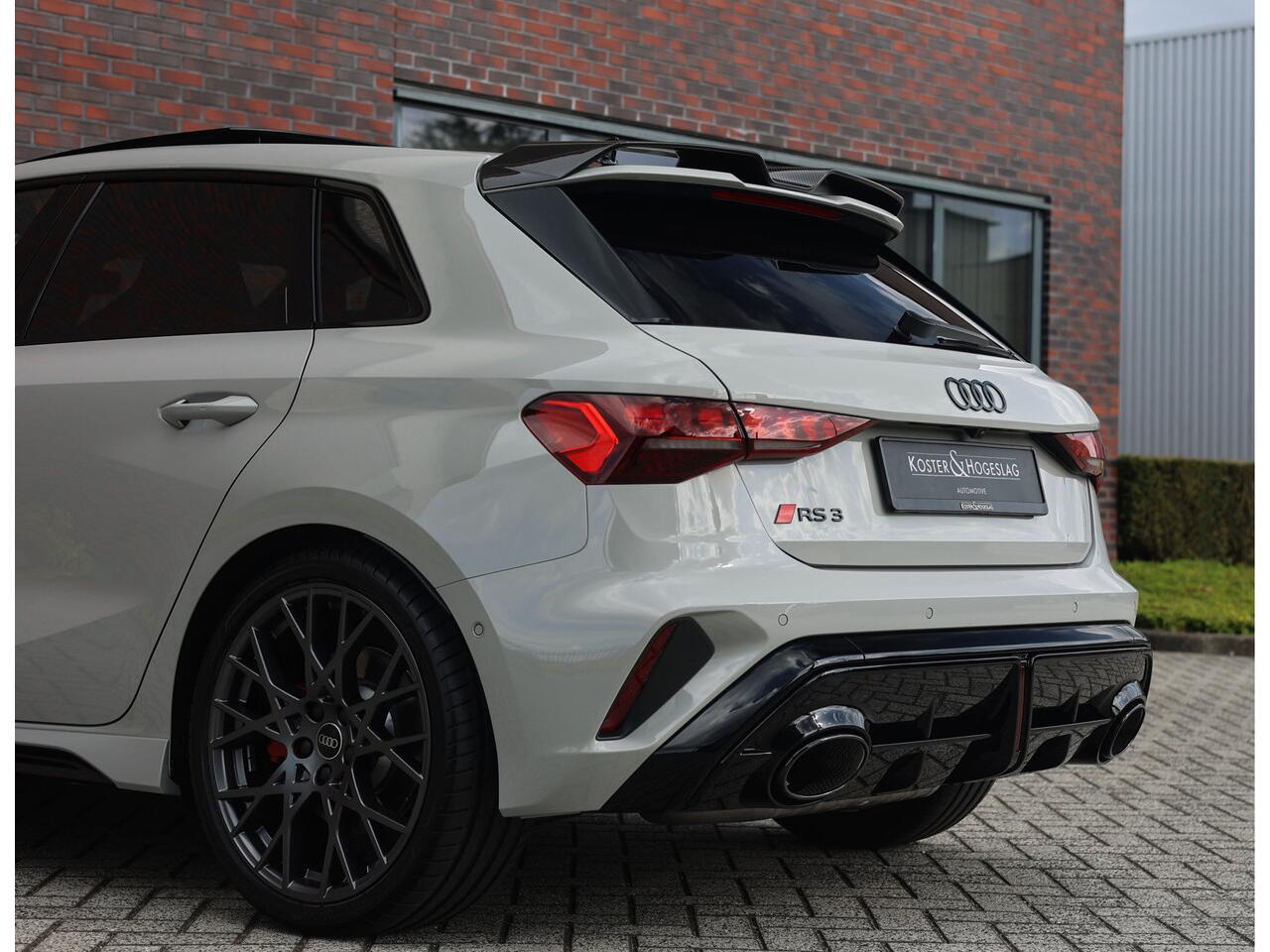 Audi RS3 Sportback 2.5 TFSI quattro | Krijt - Pano - Sonos