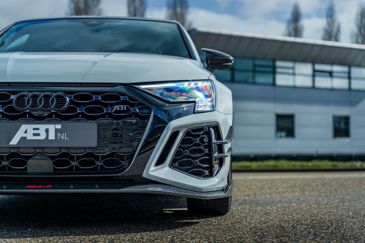 Audi RS3 Sportback ABT RS3-R 1/200 500pk Sportclassic Grau Porsche (Audi Exclusive) | Carbon | Panoramadak | Forged velgen | RS Design pakket rood | B&O | Matrix LED