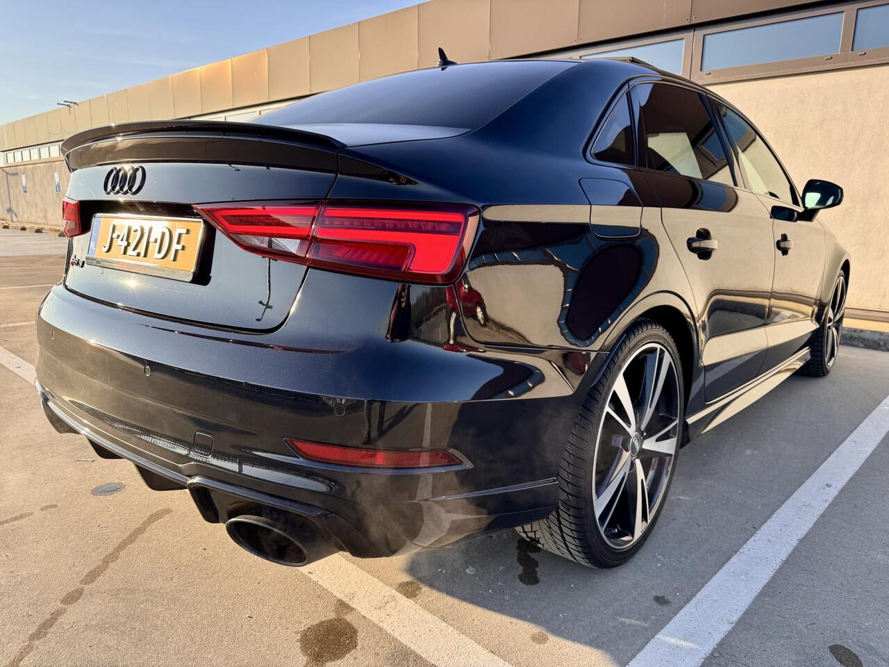 Audi RS3 A3 Limousine 2.5 TFSI quattro | Pano | Navi | veel opties | % Bovag Occasion Partner %