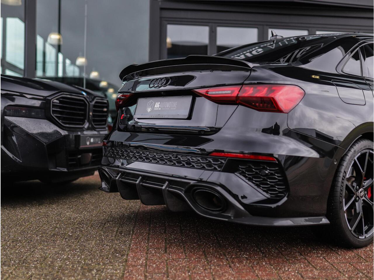 Audi RS3 Limousine 2.5 TFSI A3 quattro | CT Carbon | RS-Dynamic | Matrix | Keyless | B&O | Leder | Camera