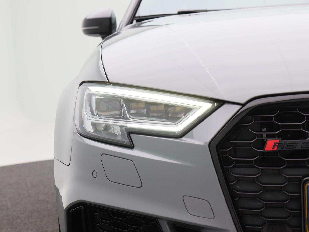 Audi RS3 Limousine 2.5 TFSi 400 Pk RS 3 quattro | Panorama Dak | B&O Audio | Camera | Bluetooth | Adaptive Cruise | Climate Control | 19 Inch | 68.435 Km