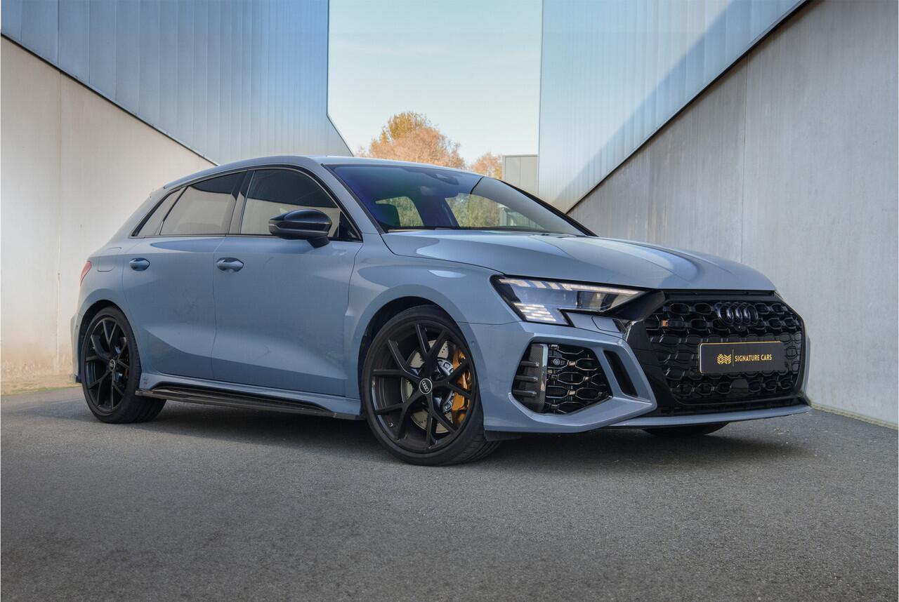 Audi RS3 URBAN AUTOMOTIVE - Akrapovic - Eventuri Performance Hatchback to stand out