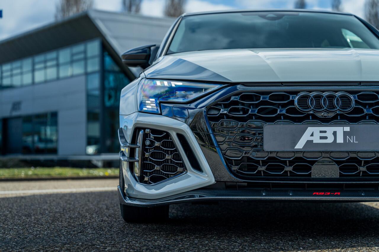 Audi RS3 Sportback ABT RS3-R 1/200 500pk Sportclassic Grau Porsche (Audi Exclusive) | Carbon | Panoramadak | Forged velgen | RS Design pakket rood | B&O | Matrix LED