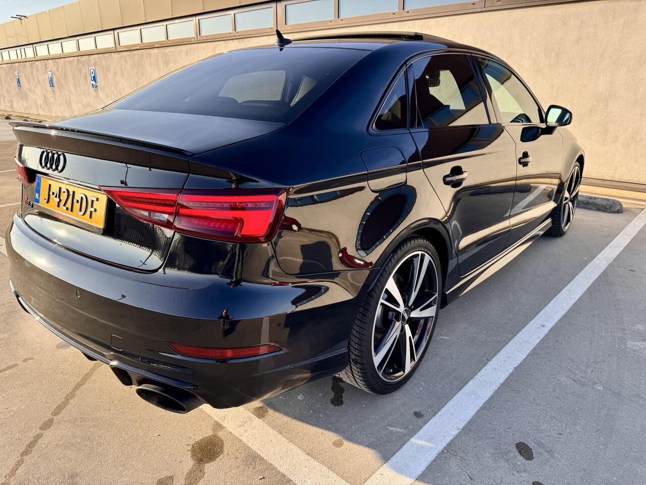 Audi RS3 A3 Limousine 2.5 TFSI quattro | Pano | Navi | veel opties | % Bovag Occasion Partner %