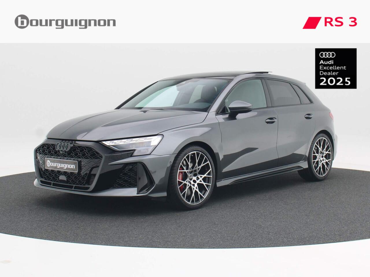 Audi RS3 Sportback 2.5 FSI | 400 PK Sportback | Privacyglas | 19 inch | Panoramadak | RS Sportuilaatsysteem | Sonos 3D |