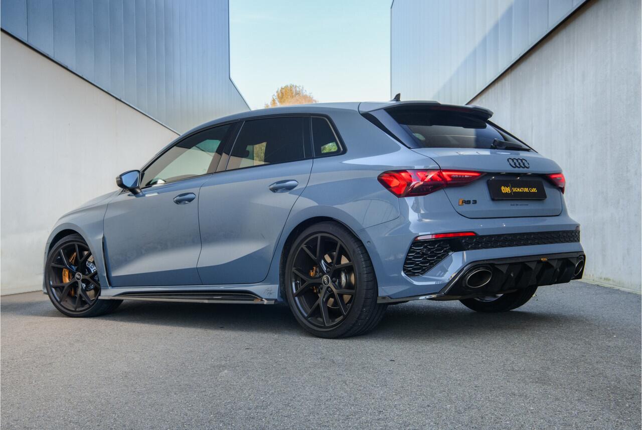 Audi RS3 URBAN AUTOMOTIVE - Akrapovic - Eventuri Performance Hatchback to stand out