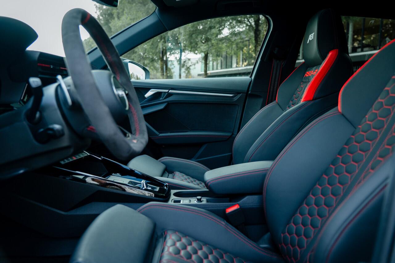 Audi RS3 Sportback ABT RS3-R 1/200 500pk Sportclassic Grau Porsche (Audi Exclusive) | Carbon | Panoramadak | Forged velgen | RS Design pakket rood | B&O | Matrix LED