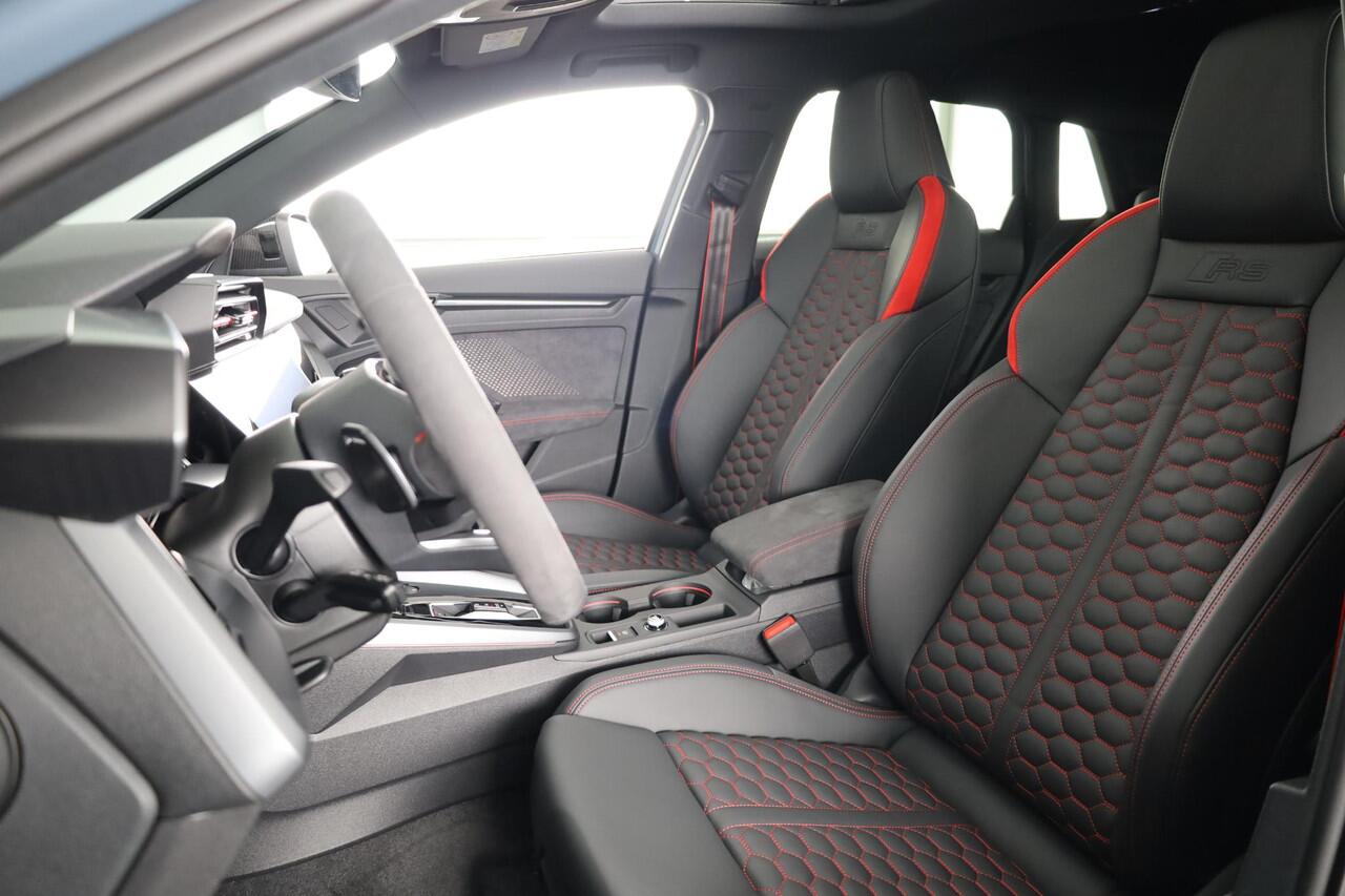 Audi RS3 Sportback 2.5 TFSI quattro 400pk | Private Lease vanaf ¤ 1.433,- per maand | Panoramadak | RS-sportuitlaatsysteem | RS carbon glanszwart | topsnelheid 280 km/h | Adaptief onderstel