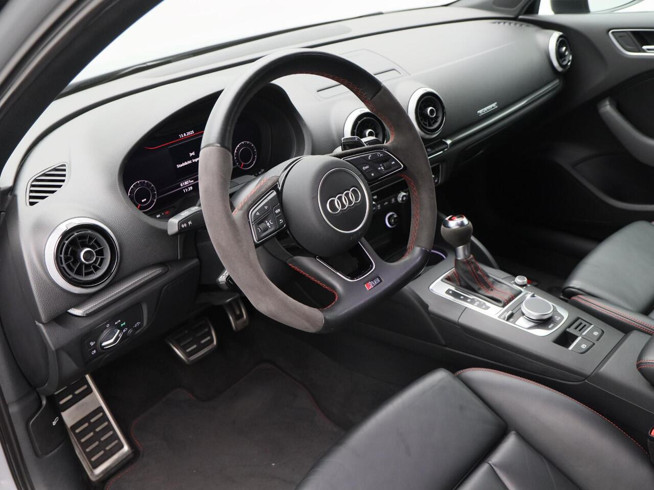 Audi RS3 Sportback 2.5 TFSi 400 Pk quattro | Matrix LED | Trekhaak | Nappa Leder | Digitale Cockpit | Abt 19 inch | Dealer onderhouden