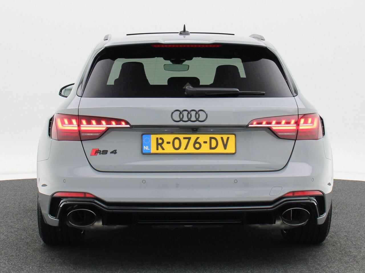 Audi RS4 Avant 2.9 TFSi 450 Pk quattro | Panoramadak | B&O Audio | Carplay | Adaptive Cruise | Stoel Verwarming | 20 Inch | 76.266 Km