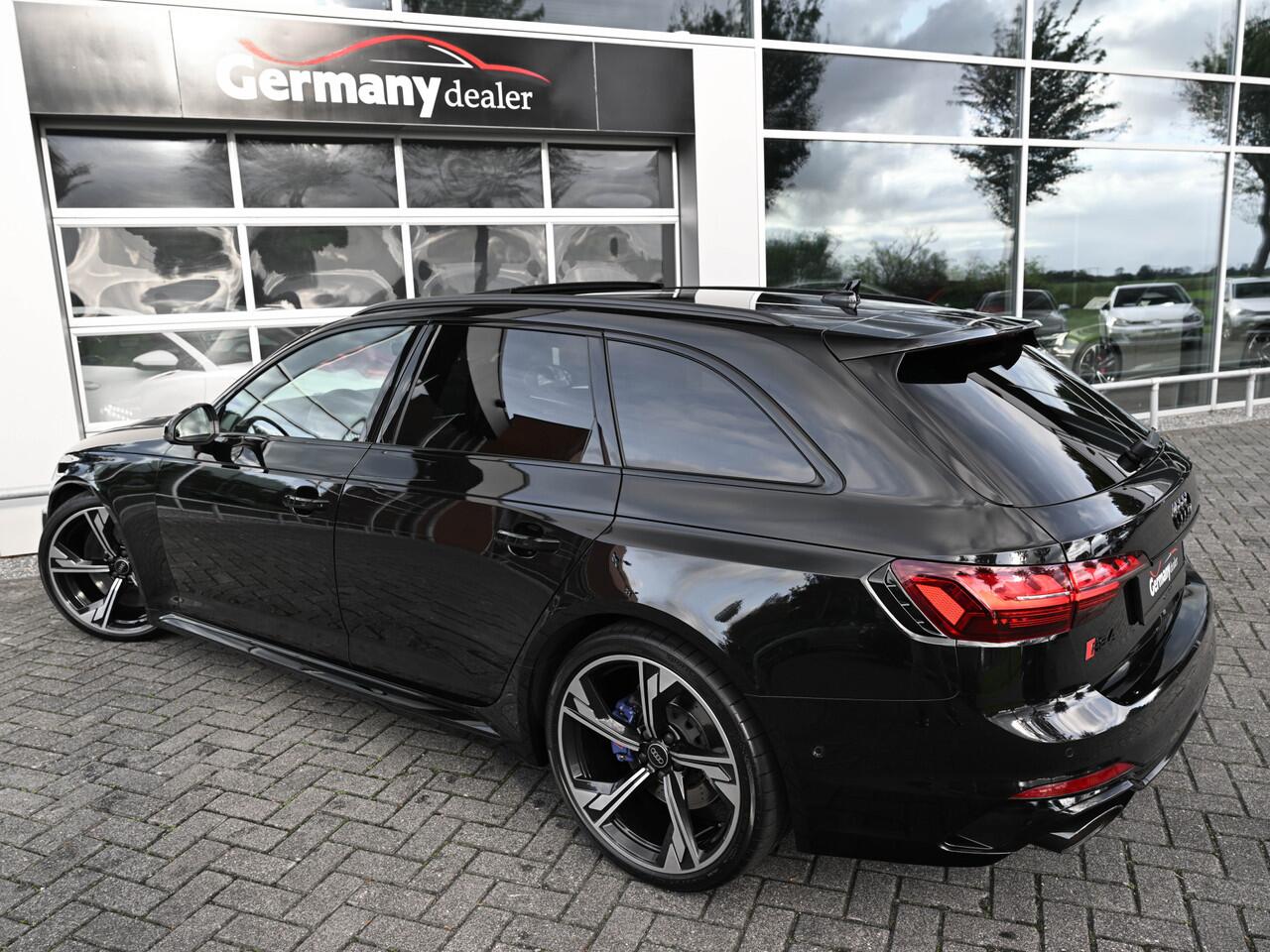 Audi RS4 Avant 2.9TFSI 450pk Quattro Keramiek Pano HUD Carbon 20-Inch B&O Led-Matrix Keyless
