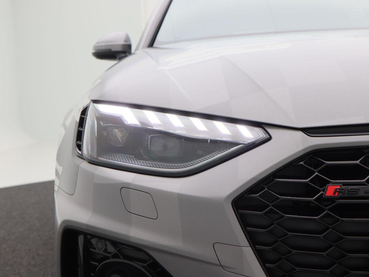 Audi RS4 Avant 2.9 TFSi 561 Pk quattro | JD Stage 2 | Milltek | Eventuri | Panoramadak | B&O | 360 Camera | Leder | 20 Inch | 31.756 KM!!