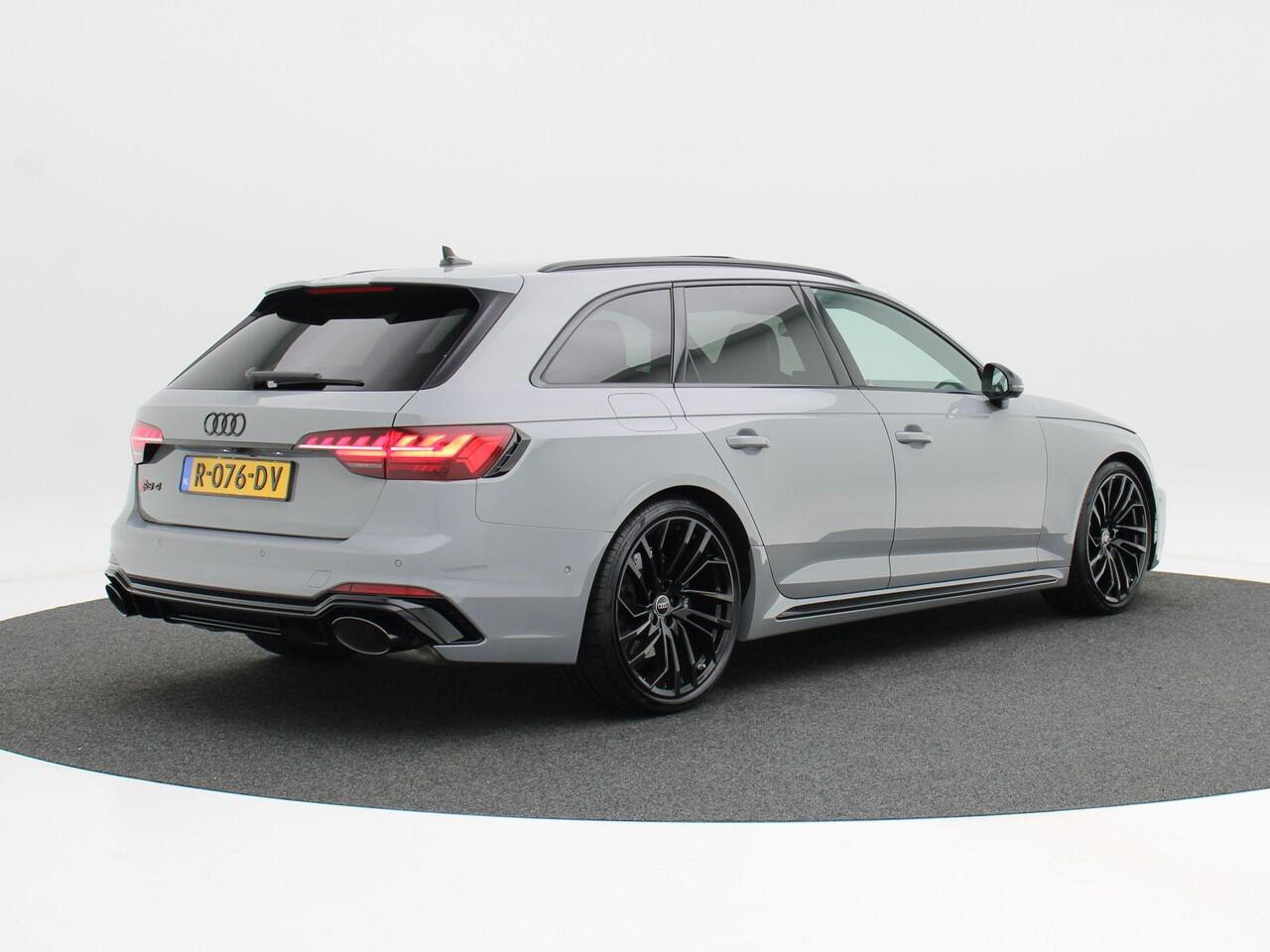 Audi RS4 Avant 2.9 TFSi 450 Pk quattro | Panoramadak | B&O Audio | Carplay | Adaptive Cruise | Stoel Verwarming | 20 Inch | 76.266 Km