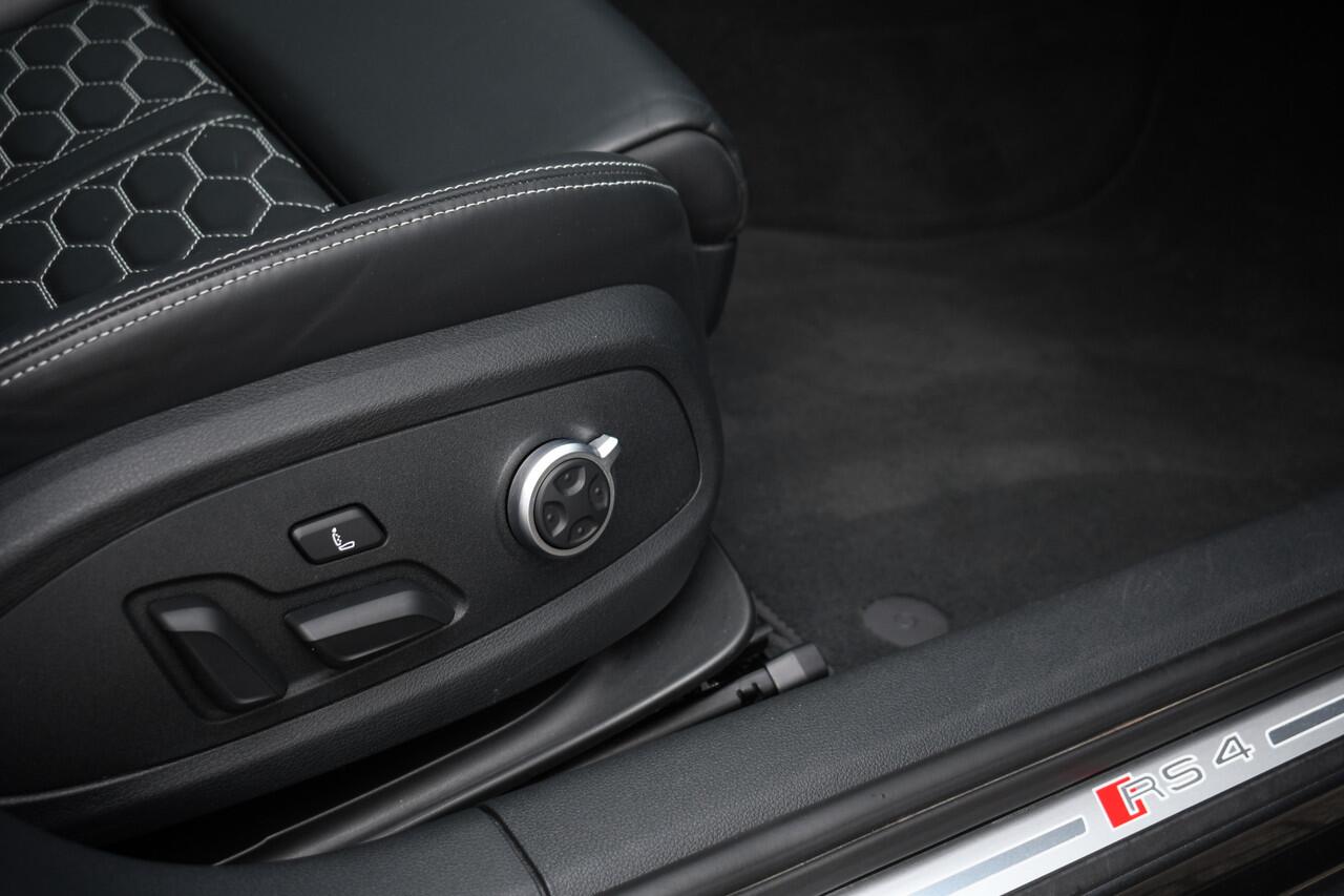 Audi RS4 Avant 2.9 TFSI quattro Pano Optic-black Massage Sfeer Camera