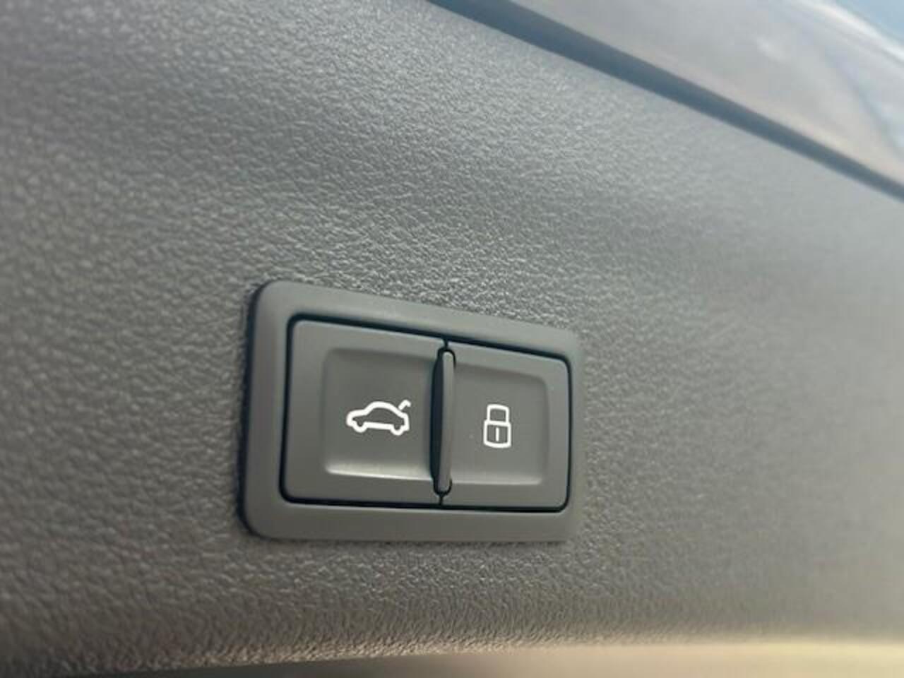 Audi RS6 TFSI Quattro l RS Dynamic l Achteras Besturing l Pano l 22 Inch ABT Origineel l Dealeronderhouden