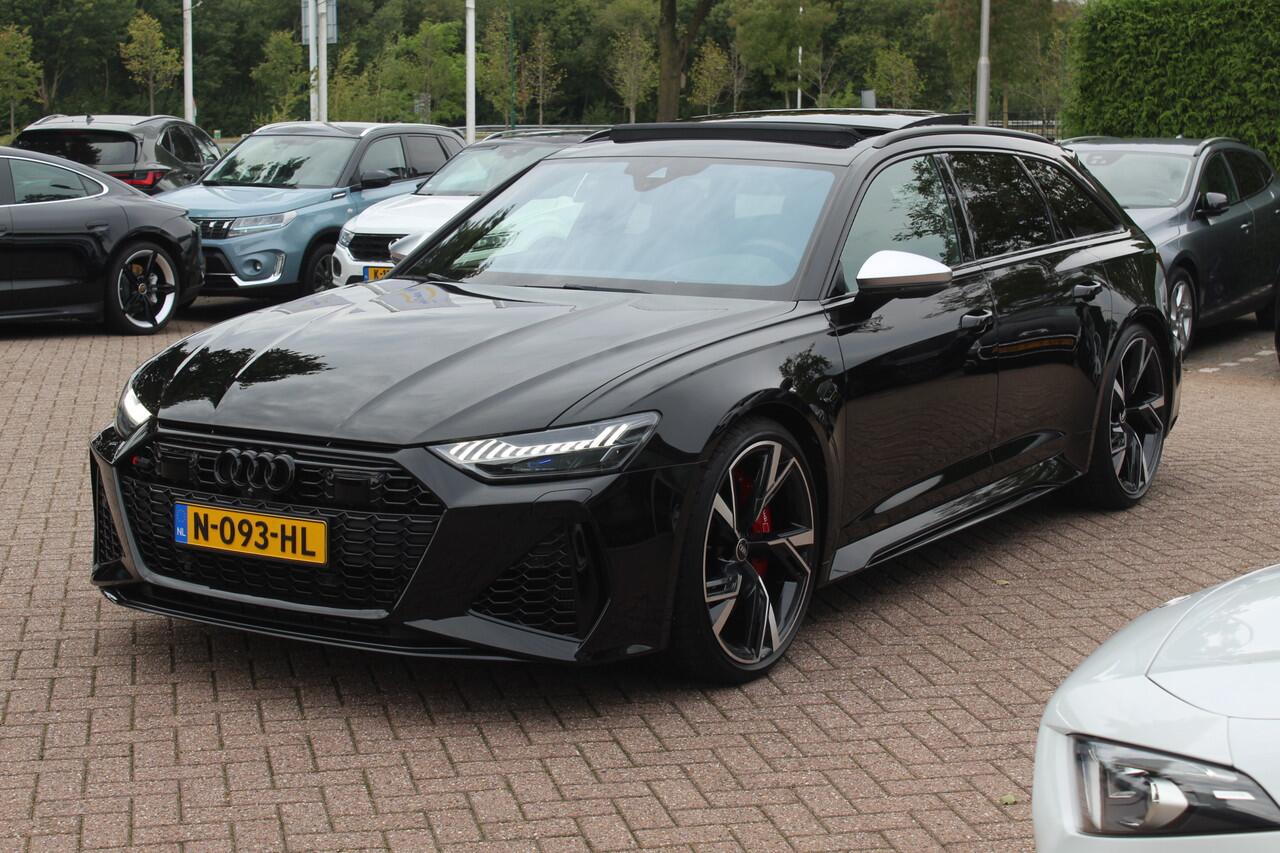Audi RS6 Avant TFSI quattro / Trekhaak / Panoramadak / Keramisch / 360Camera / Head-up / Softclose / Standverwarming / B&O / Volleder / 22'' / Apple CarPlay / Achterasbesturing / Luchtvering / Dodehoek / DAB / ACC / St