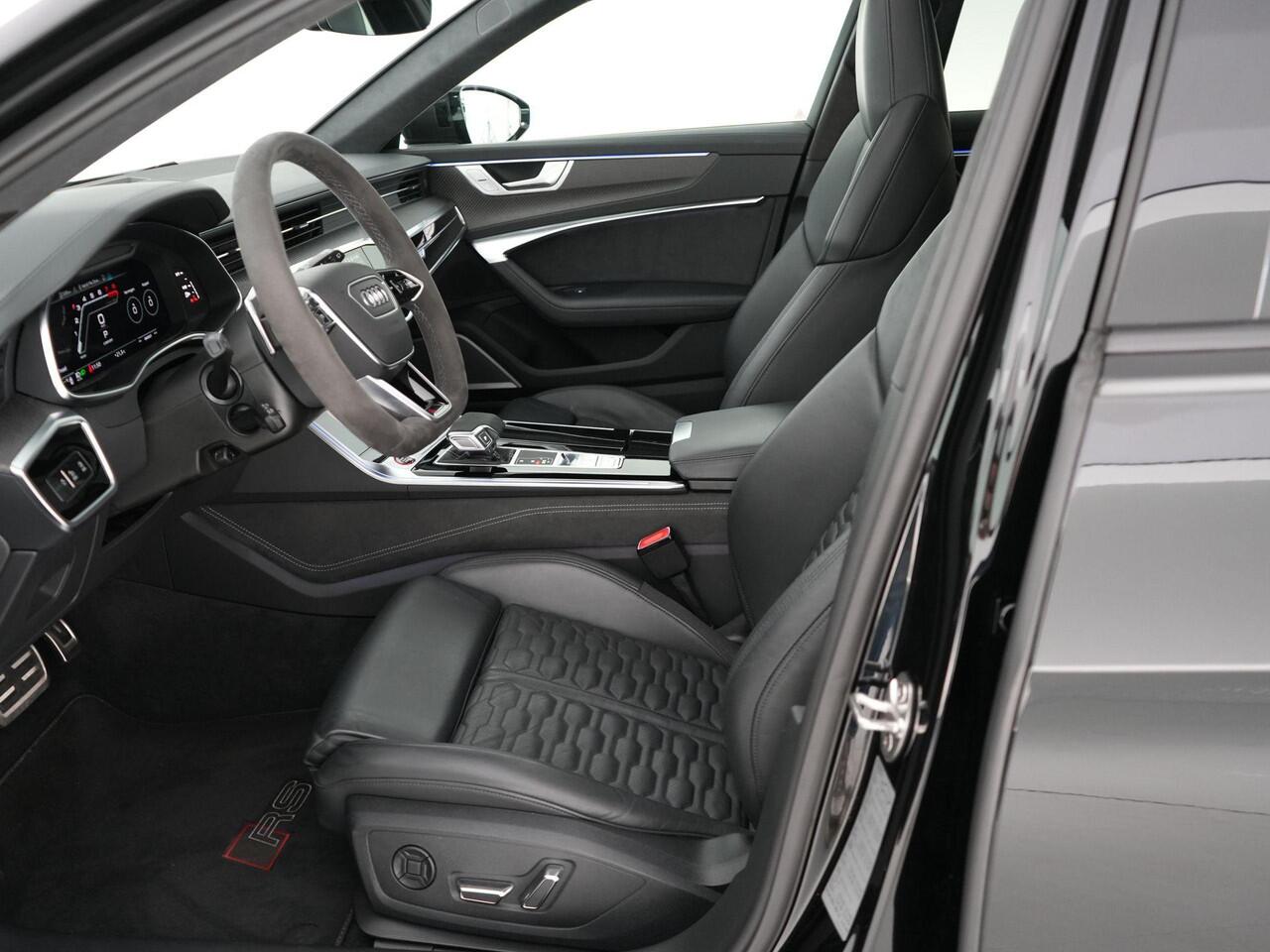 Audi RS6 Avant 600pk TFSI quattro |B&O Advanced|dynamic plus pakket|carbon pakket|luchtvering|keramisch|panoramadak|dynamic steering|HUD|BLIS|stoelventilatie|matrix LED|